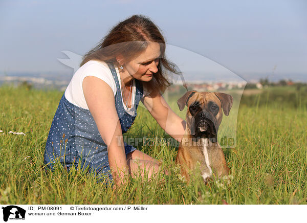 woman and German Boxer / PM-08091