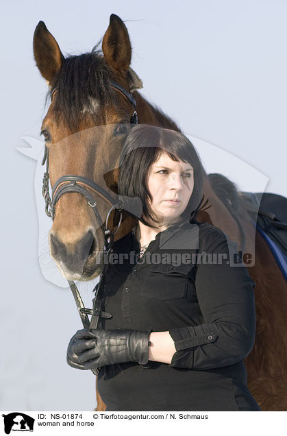 woman and horse / NS-01874
