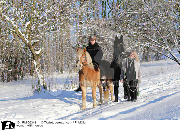 woman with horses / PM-06348