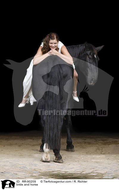 bride and horse / RR-90209
