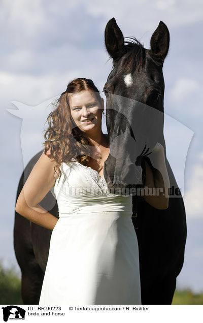 bride and horse / RR-90223