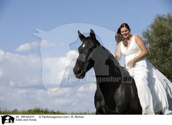 bride and horse / RR-90241