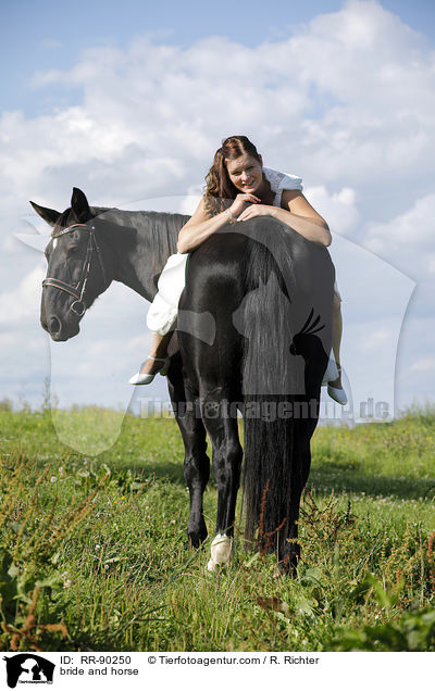 bride and horse / RR-90250