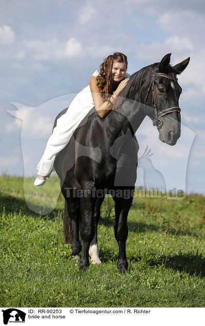 bride and horse / RR-90253