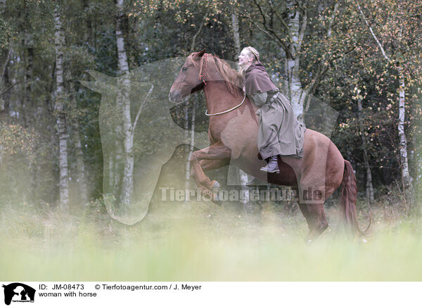 woman with horse / JM-08473