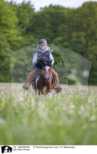 girl rides Horse / AM-06948