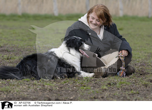 woman with Australian Shepherd / AP-02706