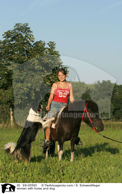 woman with horse and dog / SS-05593