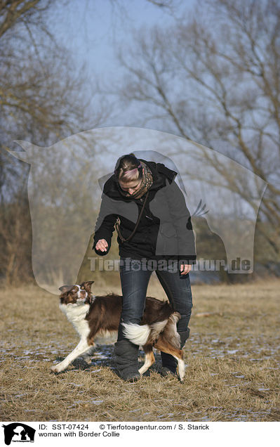 woman with Border Collie / SST-07424