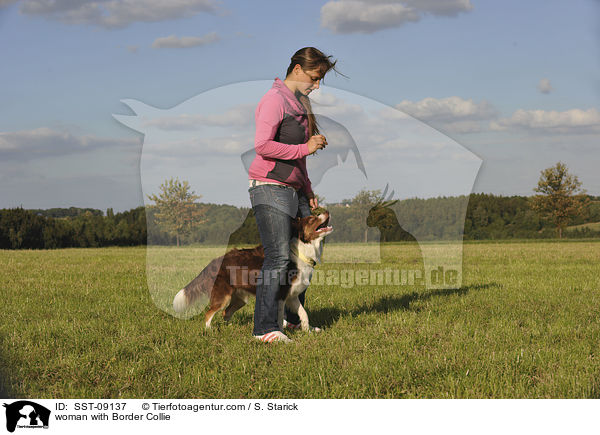 woman with Border Collie / SST-09137