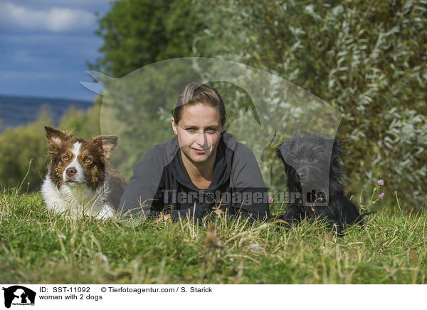 woman with 2 dogs / SST-11092
