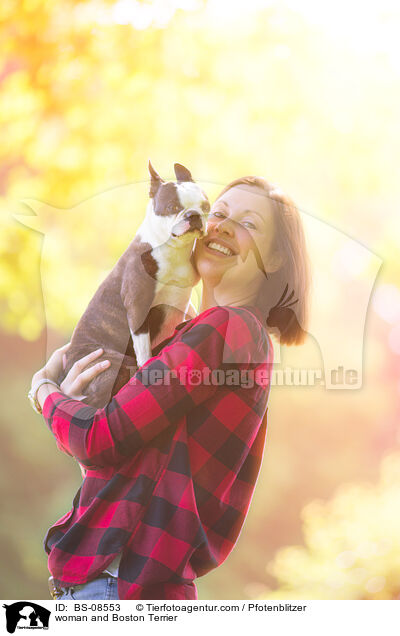 woman and Boston Terrier / BS-08553