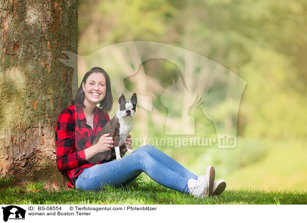 woman and Boston Terrier / BS-08554