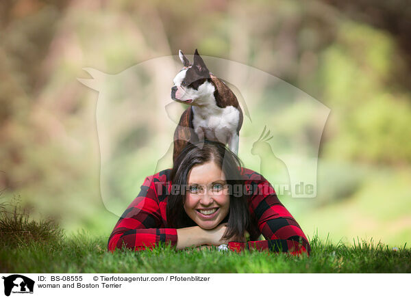 woman and Boston Terrier / BS-08555