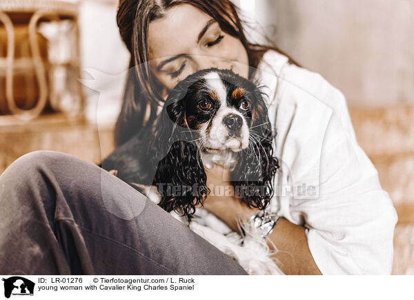young woman with Cavalier King Charles Spaniel / LR-01276