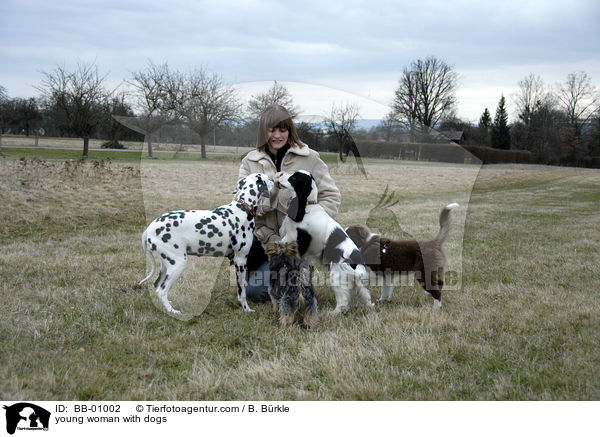 young woman with dogs / BB-01002
