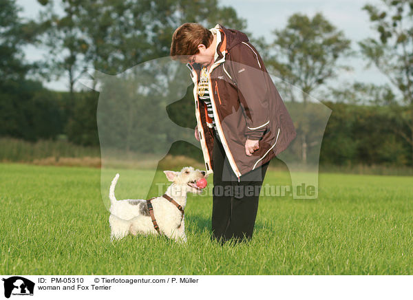 woman and Fox Terrier / PM-05310
