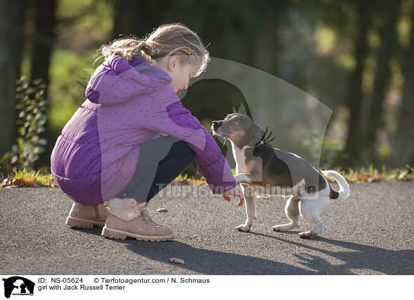 girl with Jack Russell Terrier / NS-05624