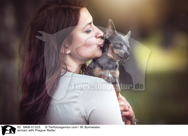 woman with Prague Ratter / MAB-01325