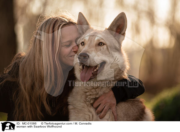 woman with Saarloos Wolfhound / MC-01086