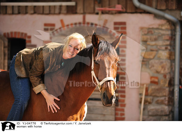 woman with horse / YJ-04776