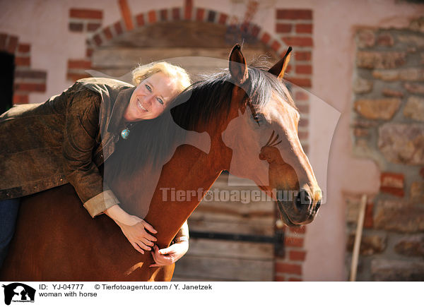 woman with horse / YJ-04777