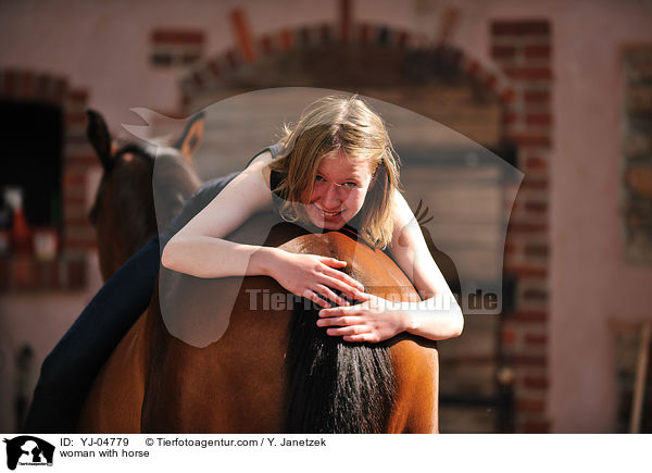 woman with horse / YJ-04779