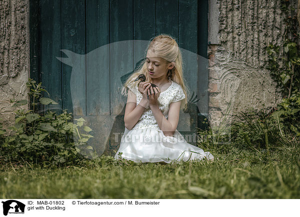 girl with Duckling / MAB-01802