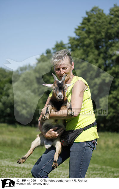 woman with pygmy goat / RR-44056