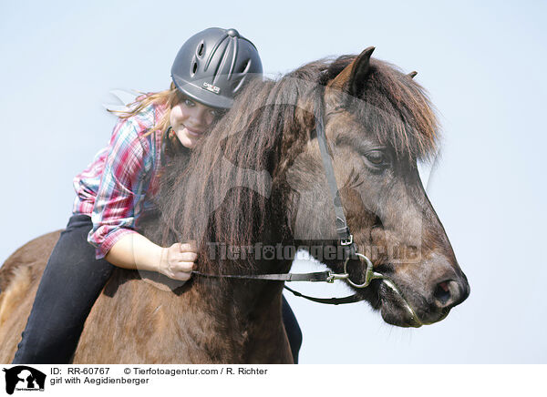 girl with Aegidienberger / RR-60767