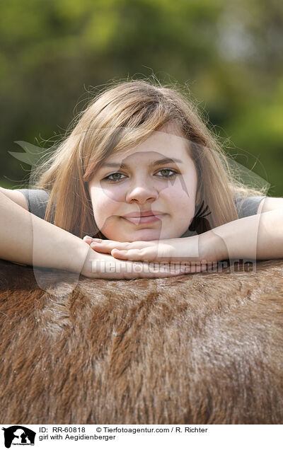 girl with Aegidienberger / RR-60818