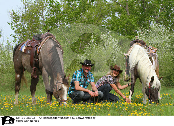 riders with horses / SS-26902