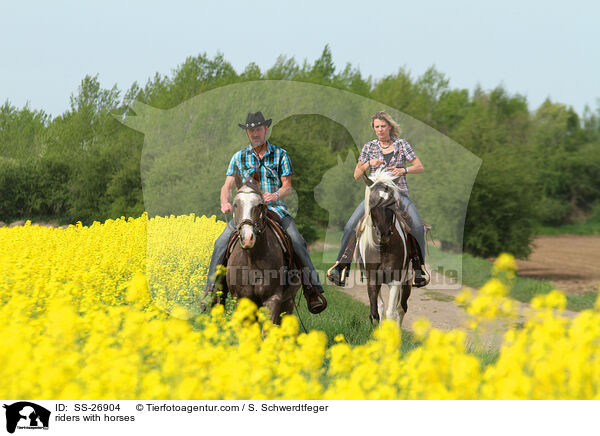 riders with horses / SS-26904