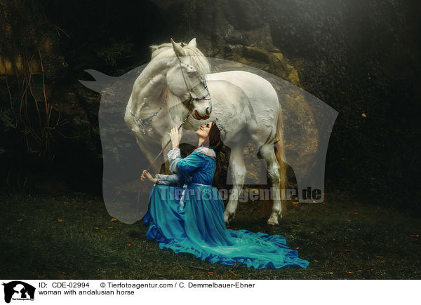 woman with andalusian horse / CDE-02994