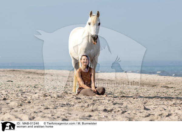 woman and arabian horse / MAB-01246