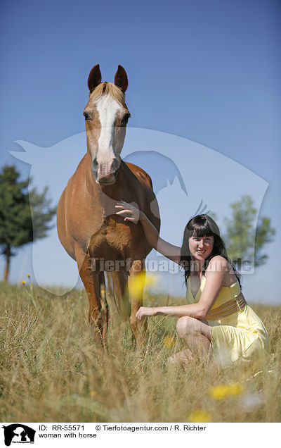 woman with horse / RR-55571