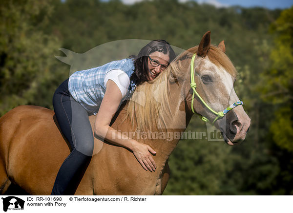 woman with Pony / RR-101698
