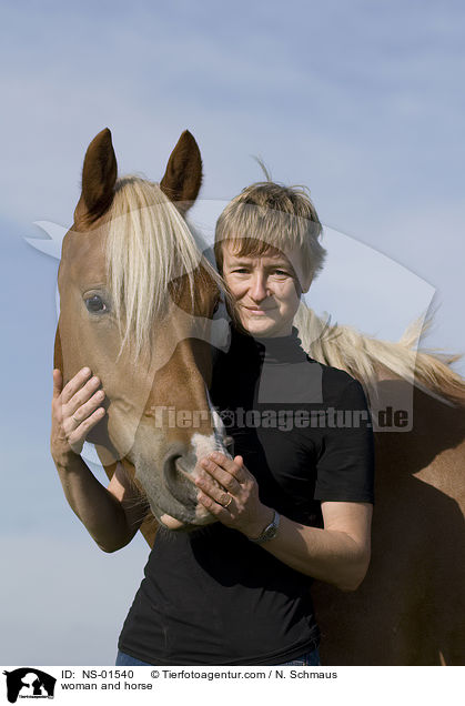 woman and horse / NS-01540