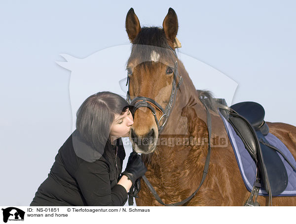 Frau und Freiberger / woman and horse / NS-01851