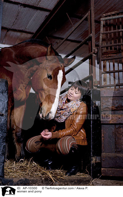 woman and pony / AP-10300
