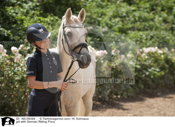 girl with German Riding Pony / NS-06098