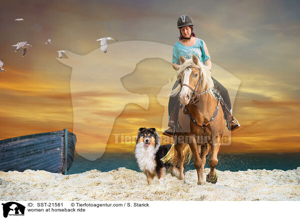 woman at horseback ride / SST-21581