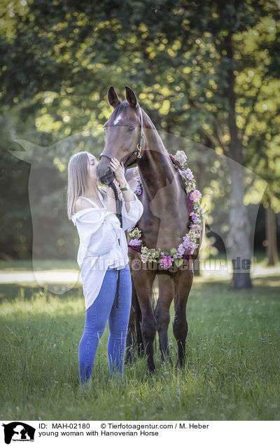 young woman with Hanoverian Horse / MAH-02180