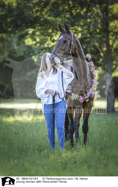 young woman with Hanoverian Horse / MAH-02183