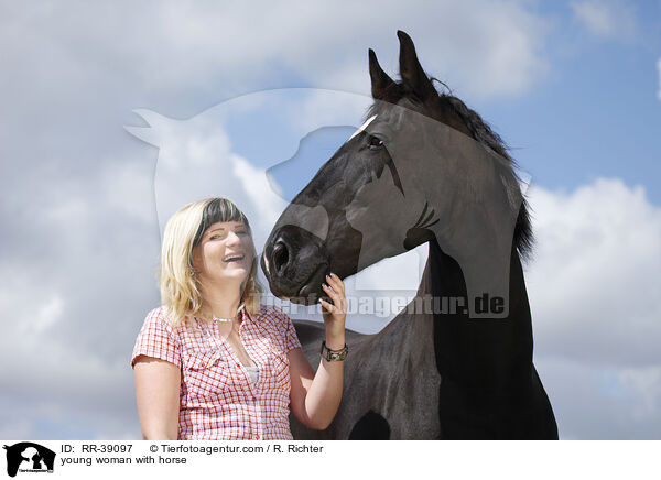 young woman with horse / RR-39097