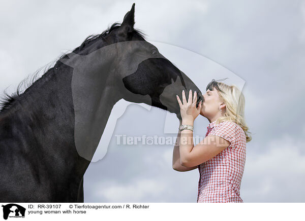 young woman with horse / RR-39107