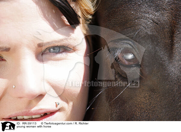 young woman with horse / RR-39113