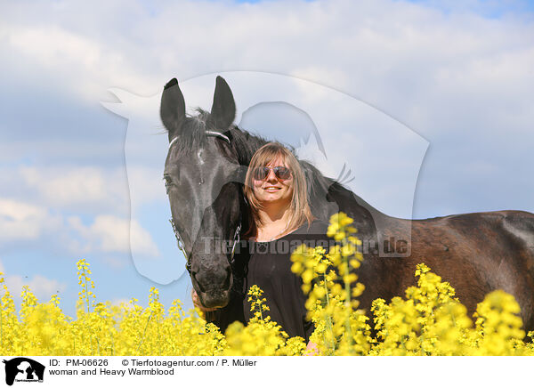woman and Heavy Warmblood / PM-06626