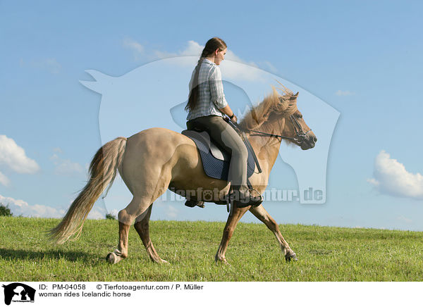 woman rides Icelandic horse / PM-04058