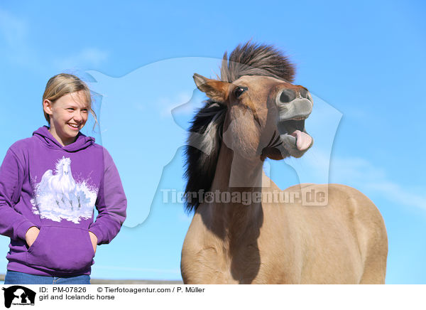 girl and Icelandic horse / PM-07826